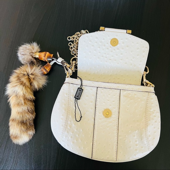 GUCCI Smilla Ostrich handbag/clutch with racoon tails - Picture 4 of 12